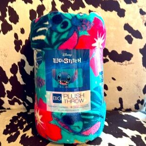 Disney Stitch plush throw